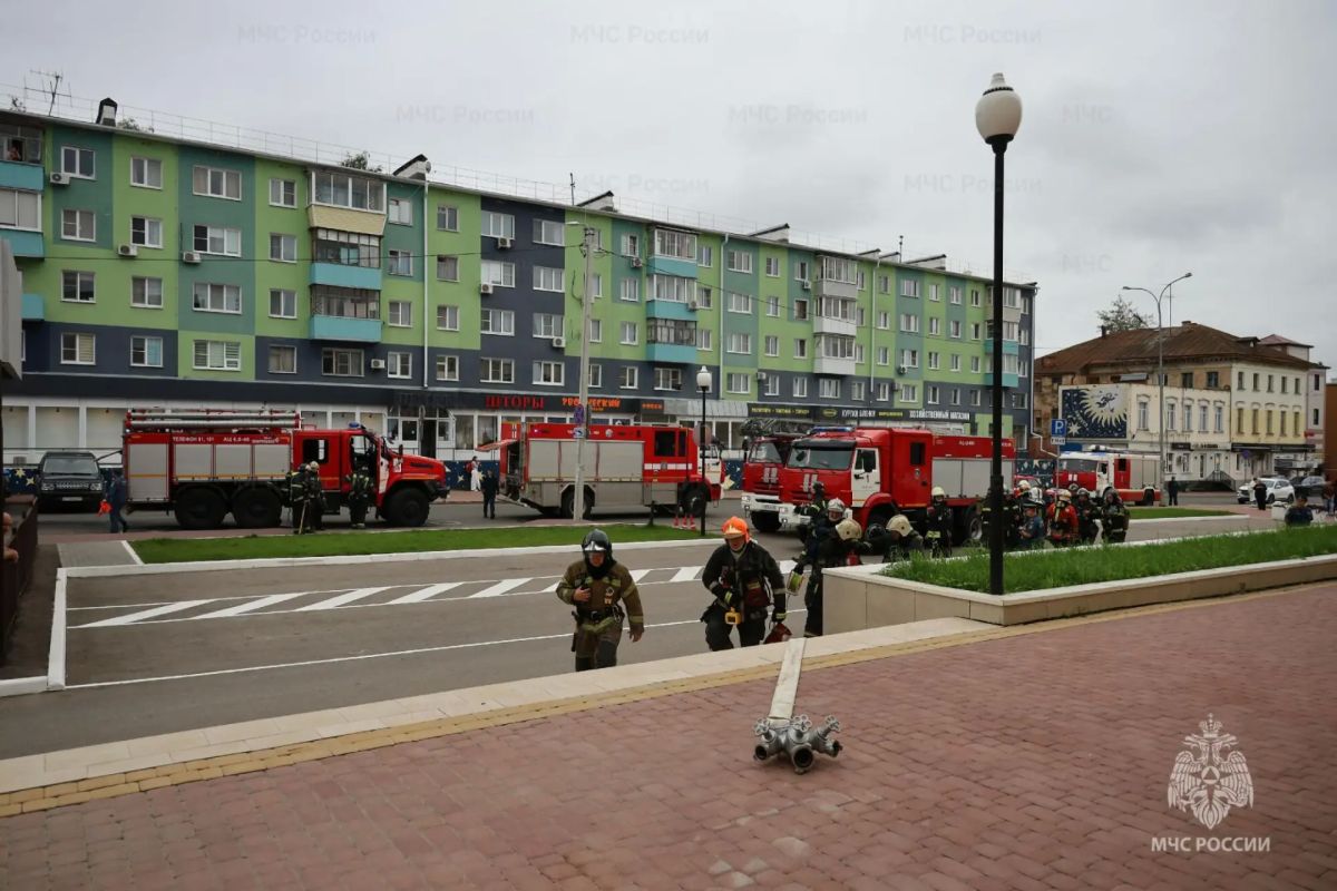 На большой сцене калужского ТЮЗа тушили пожар