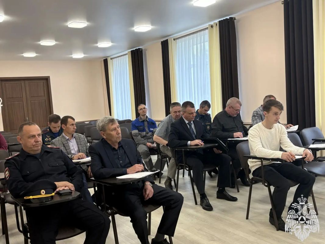 В селе Барятино прошли учения по ликвидации последствий взрыва газа в жилом доме В селе Барятино прошли учения по ликвидации последствий взрыва газа в жилом доме