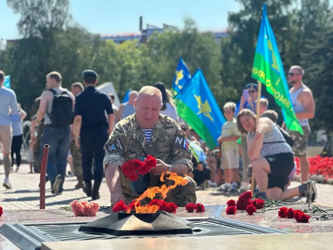 Калужские десантники празднуют День ВДВ Калужские десантники празднуют День ВДВ