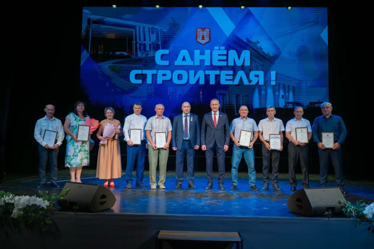 Владислав Шапша: Не зря говорят:. «Бог создал Землю, а всё остальное на ней — строители» Владислав Шапша: Не зря говорят:. «Бог создал Землю, а всё остальное на ней — строители»