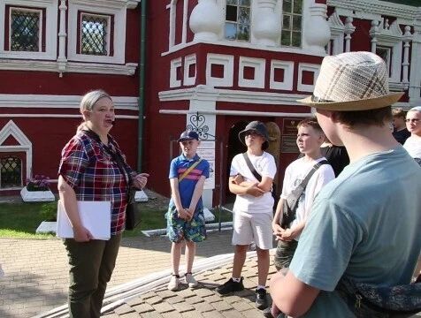 Пешеходная экскурсия "Калуга купеческая" познакомила детей с историей города