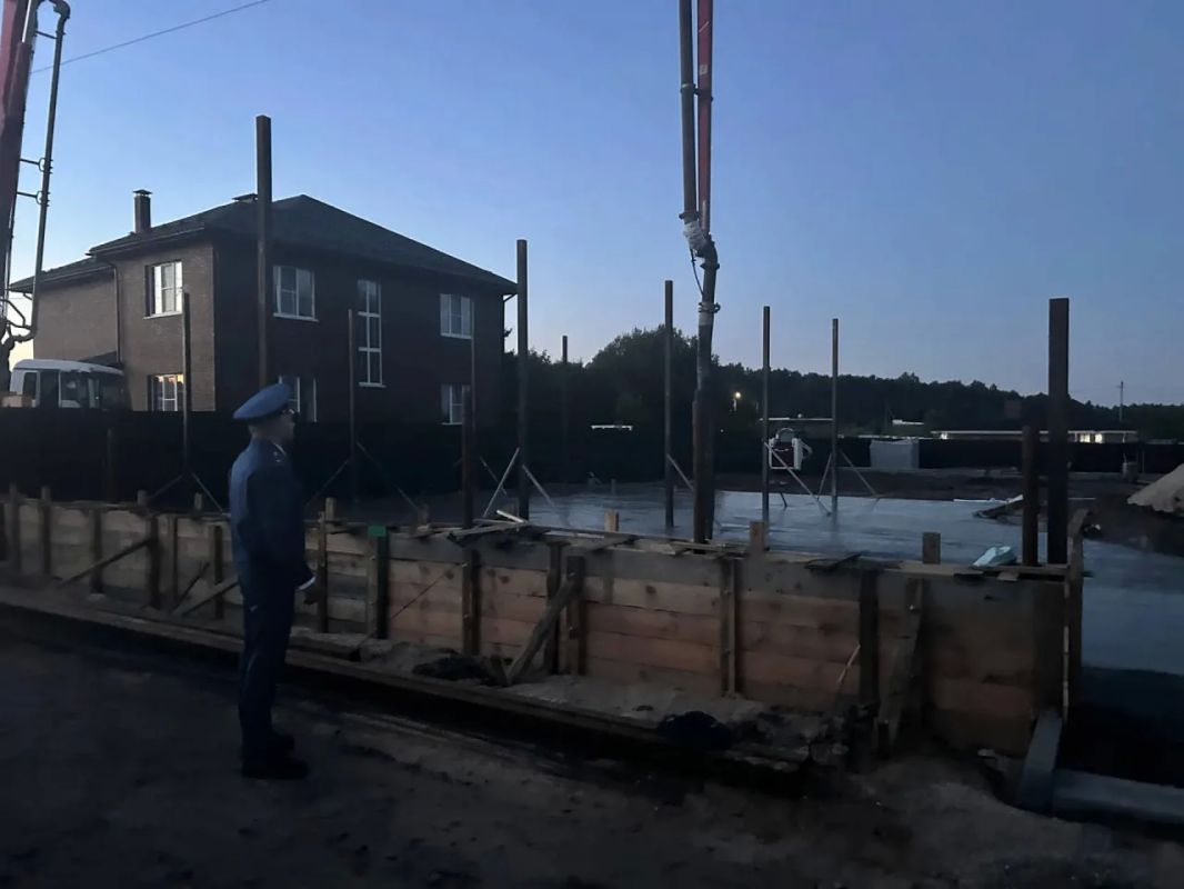 Рабочий погиб от удара током в Бабынинском округе Рабочий погиб от удара током в Бабынинском округе