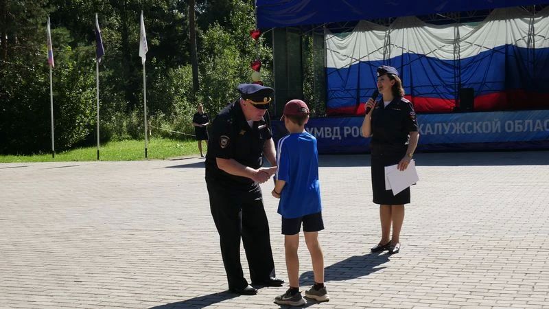Заместитель начальника УМВД принял участие в закрытии летней смены в детском лагере «Русичи» МВД России Заместитель начальника УМВД принял участие в закрытии летней смены в детском лагере «Русичи» МВД России