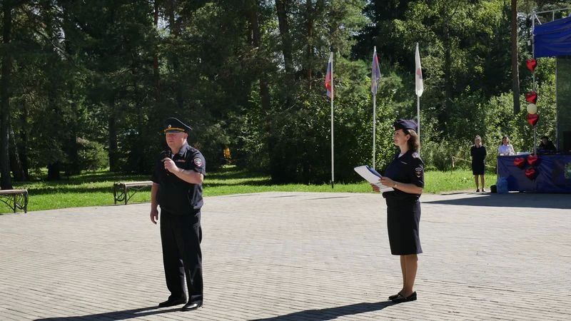 Заместитель начальника УМВД принял участие в закрытии летней смены в детском лагере «Русичи» МВД России Заместитель начальника УМВД принял участие в закрытии летней смены в детском лагере «Русичи» МВД России