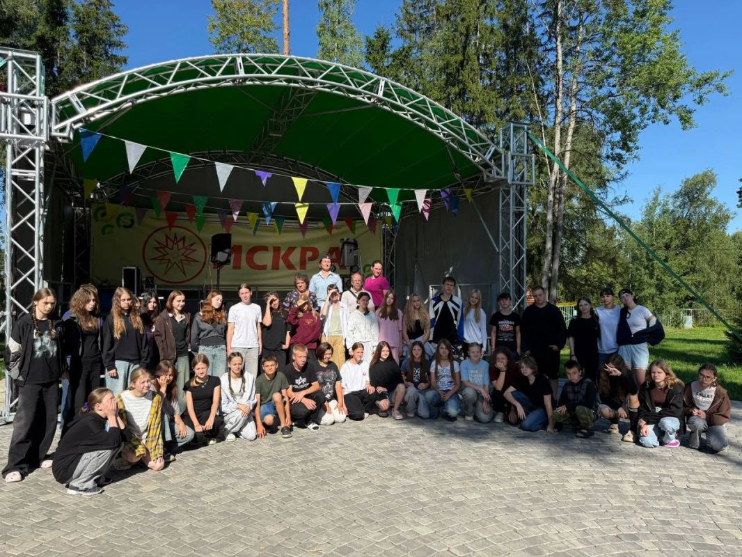 «Зарядка со стражем порядка» прошла в детских лагерях «Зарядка со стражем порядка» прошла в детских лагерях