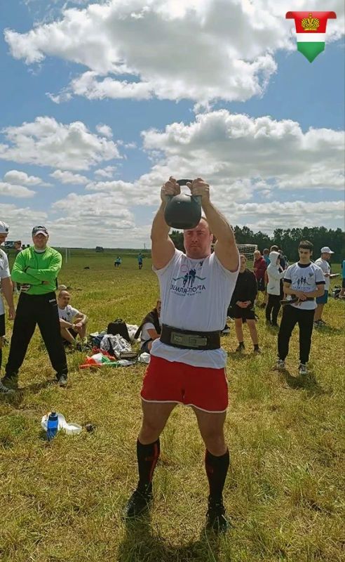 Спортсмен из Сухиничей стал мастером спорта России по пауэрлифтингу Спортсмен из Сухиничей стал мастером спорта России по пауэрлифтингу