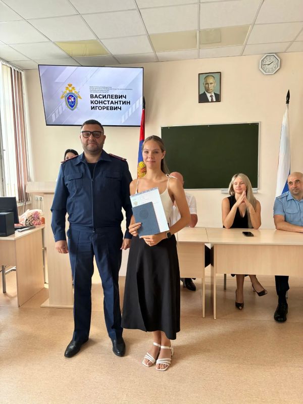 Заместитель руководителя следственного управления принял участие в торжественной церемонии вручения дипломов выпускникам юридического факультета Заместитель руководителя следственного управления принял участие в торжественной церемонии вручения дипломов выпускникам юридического факультета