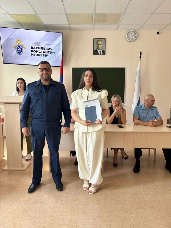 Заместитель руководителя следственного управления принял участие в торжественной церемонии вручения дипломов выпускникам юридического факультета Заместитель руководителя следственного управления принял участие в торжественной церемонии вручения дипломов выпускникам юридического факультета