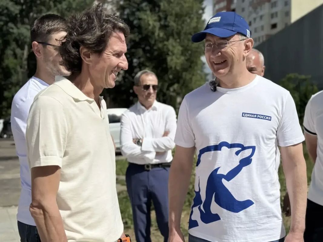 Владислав Шапша: Как встать с дивана и начать регулярно заниматься физкультурой – сегодня мыслями на эту тему с жителями и гостями Обнинска поделился экс-капитан сборной России по футболу Алексей Смертин Владислав Шапша: Как встать с дивана и начать регулярно заниматься физкультурой – сегодня мыслями на эту тему с жителями и гостями Обнинска поделился экс-капитан сборной России по футболу Алексей Смертин