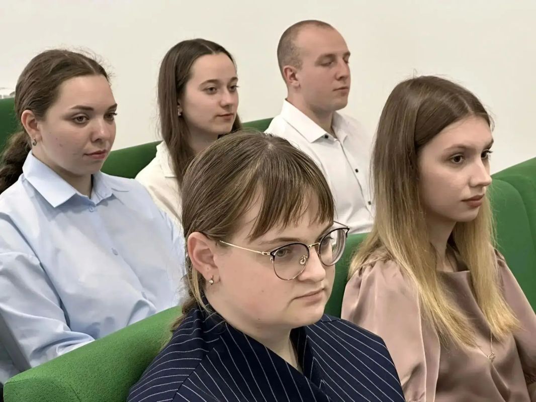 Прокурор области Константин Жиляков провел встречу со студентами ВУЗов, обучающихся по целевому направлению органов прокуратуры Прокурор области Константин Жиляков провел встречу со студентами ВУЗов, обучающихся по целевому направлению органов прокуратуры