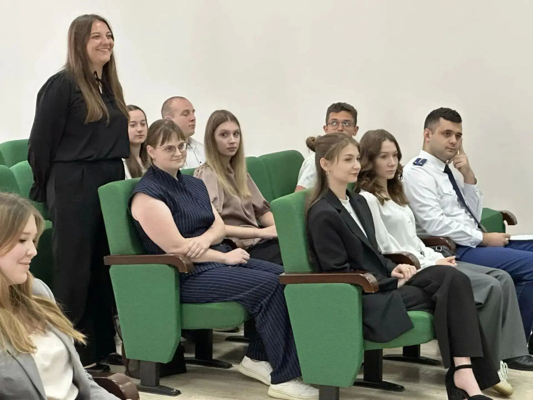 Прокурор области Константин Жиляков провел встречу со студентами ВУЗов, обучающихся по целевому направлению органов прокуратуры Прокурор области Константин Жиляков провел встречу со студентами ВУЗов, обучающихся по целевому направлению органов прокуратуры