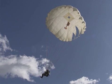 Бойцы спецназа ФСБ из Калужской области прошли воздушную подготовку