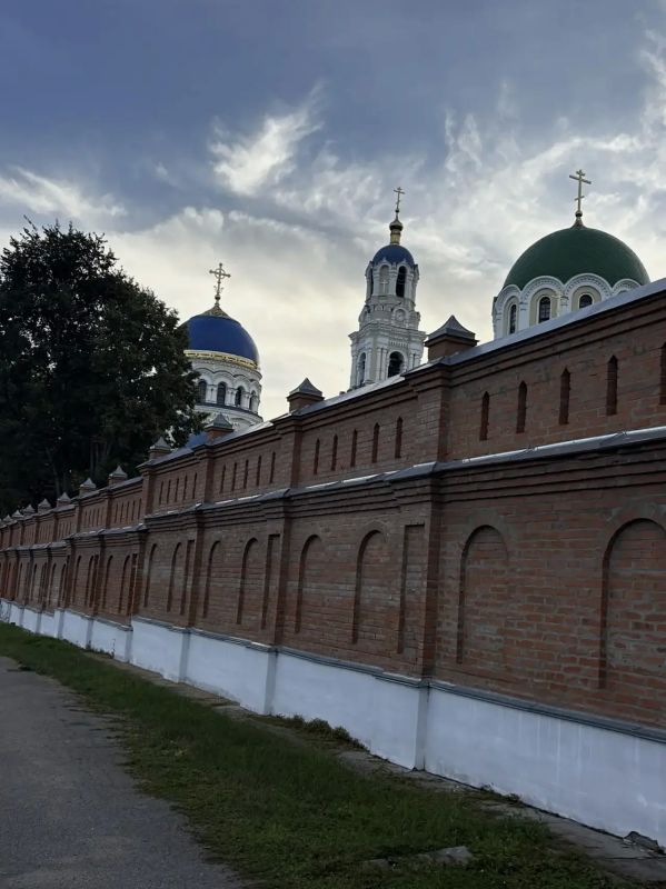 Калужская СвятоТихонова пустынь: вековая история и возрождение Калужская СвятоТихонова пустынь: вековая история и возрождение