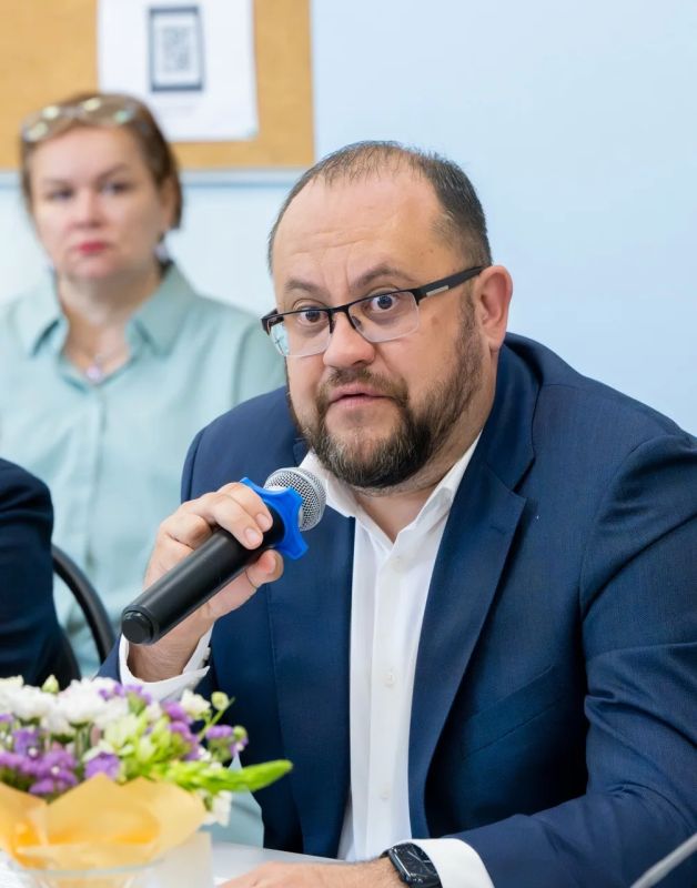 Владислав Шапша: Сегодня на встрече с представителями деловых кругов в Торгово-промышленной палате региона по традиции обсуждаем вопросы, которые волнуют бизнес Владислав Шапша: Сегодня на встрече с представителями деловых кругов в Торгово-промышленной палате региона по традиции обсуждаем вопросы, которые волнуют бизнес