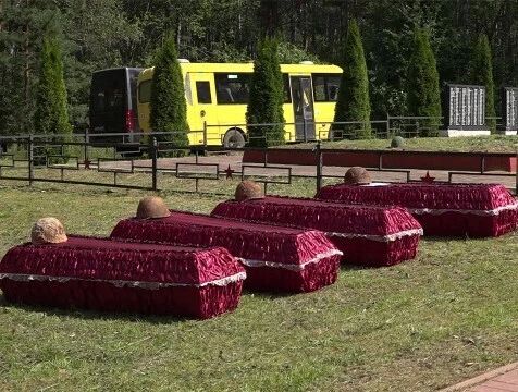 Останки 24 красноармейцев перезахоронили в Спас-Деменском районе