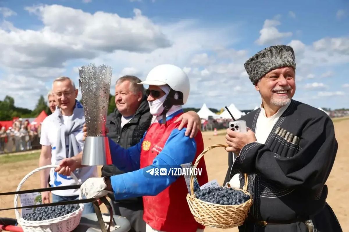 Всероссийский фестиваль Орловского рысака проходит в Тарусе Всероссийский фестиваль Орловского рысака проходит в Тарусе