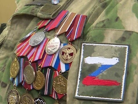 Путин поручил заранее продумать трудоустройство участников СВО