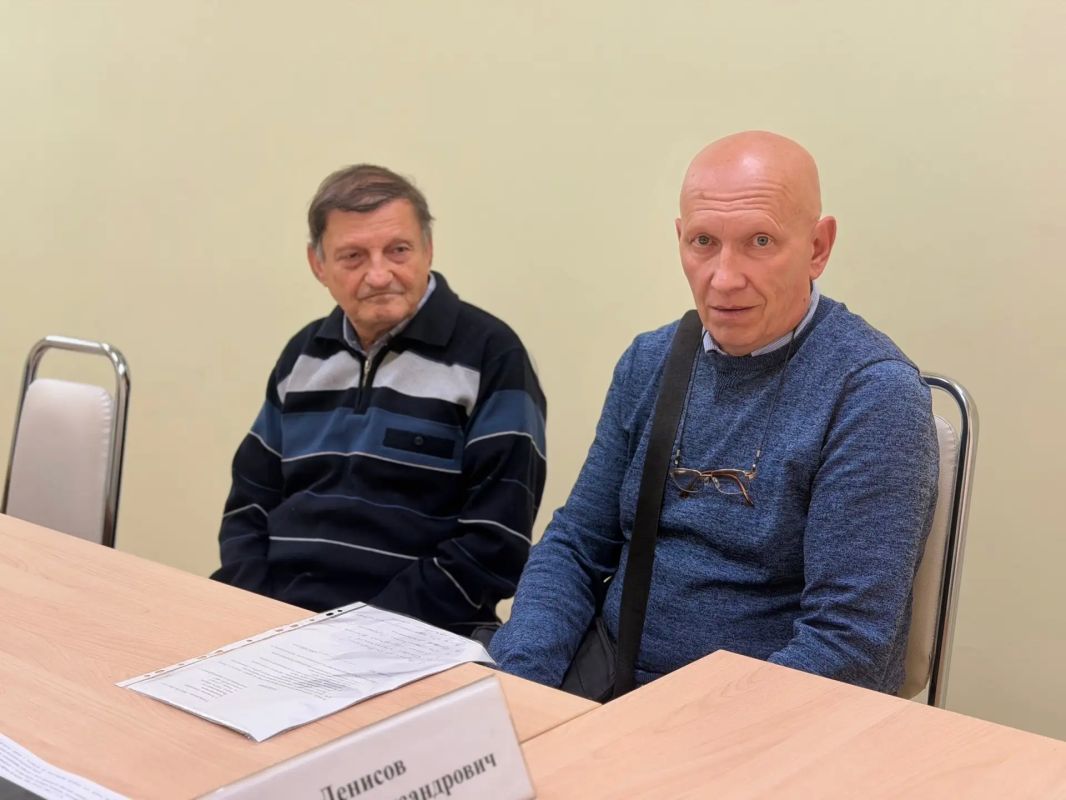 Дмитрий Денисов: Большая часть обращений калужан на личном приёме касалась темы ЖКХ Дмитрий Денисов: Большая часть обращений калужан на личном приёме касалась темы ЖКХ