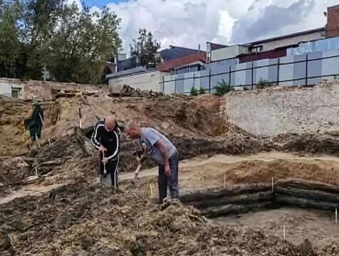На месте бывшего книжного развала в Калуге идут археологические раскопки