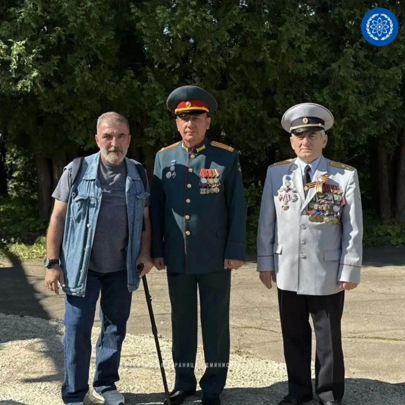 Над Обнинском реет триколор! Над Обнинском реет триколор!