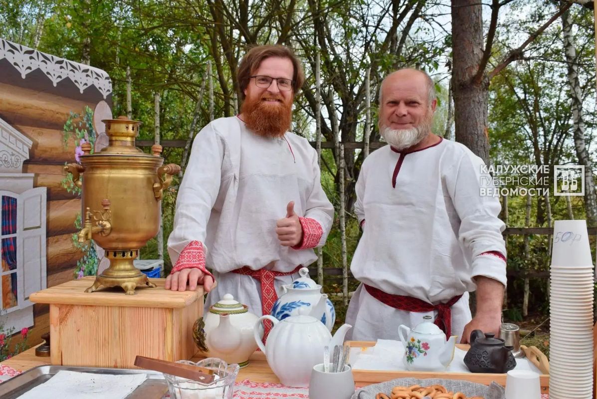 Под Тарусой нашли лучшие рецепты на фестивале «Петровы щи» Под Тарусой нашли лучшие рецепты на фестивале «Петровы щи»