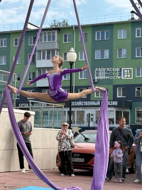 Первый фестиваль «Компас детства» знакомит детей и родителей с организациями допобразования Калуги Первый фестиваль «Компас детства» знакомит детей и родителей с организациями допобразования Калуги