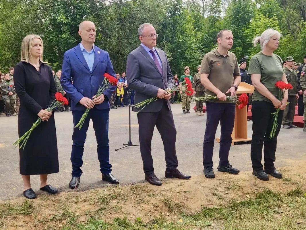 Владислав Шапша: Торжественной церемонией захоронения бойцов, погибших на калужской земле в годы Великой Отечественной войны, завершилась Международная военно-историческая экспедиция «Западный фронт Владислав Шапша: Торжественной церемонией захоронения бойцов, погибших на калужской земле в годы Великой Отечественной войны, завершилась Международная военно-историческая экспедиция «Западный фронт
