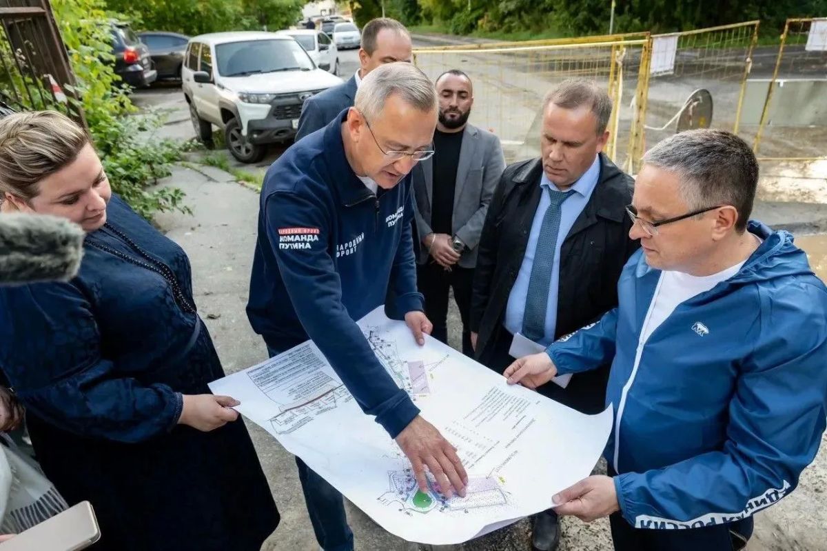 Владислав Шапша провел планерку на объектах благоустройства в Калуге