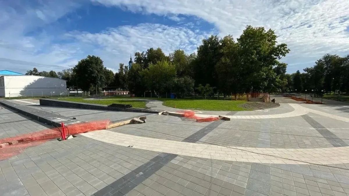 В Людиново преображают площадь Победы