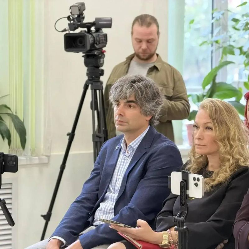 Дмитрий Денисов: Многие калужане просили обратить внимание на уличные туалеты Дмитрий Денисов: Многие калужане просили обратить внимание на уличные туалеты