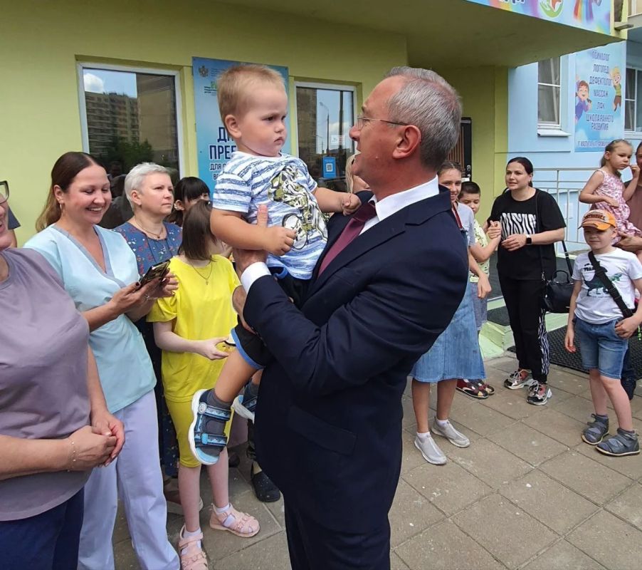 Владислав Шапша: Здесь инициатива одного человека меняет жизнь миллионов к лучшему Владислав Шапша: Здесь инициатива одного человека меняет жизнь миллионов к лучшему