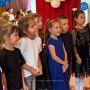 Будущим первоклассникам подарили школьные наборы