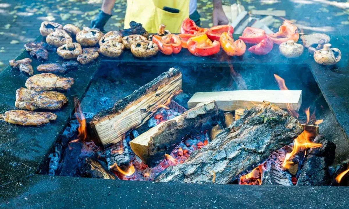 «Вкусно, как в детстве». Владислав Шапша попробовал блюда традиционной русской кухни на гастрономическом фестивале «Калуга «Вкусно, как в детстве». Владислав Шапша попробовал блюда традиционной русской кухни на гастрономическом фестивале «Калуга