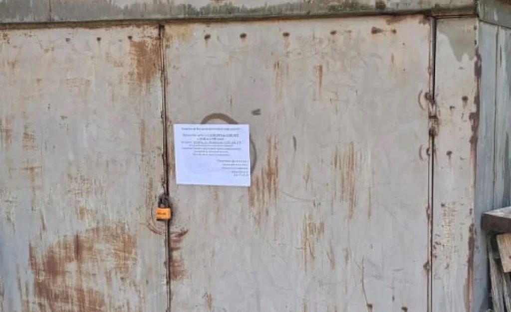 В Калуге требуют снести самовольно установленные постройки