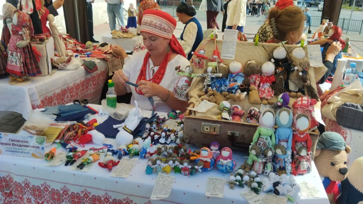 В Калуге проходит Всероссийский фестиваль-конкурс «Хлудневское древо» В Калуге проходит Всероссийский фестиваль-конкурс «Хлудневское древо»
