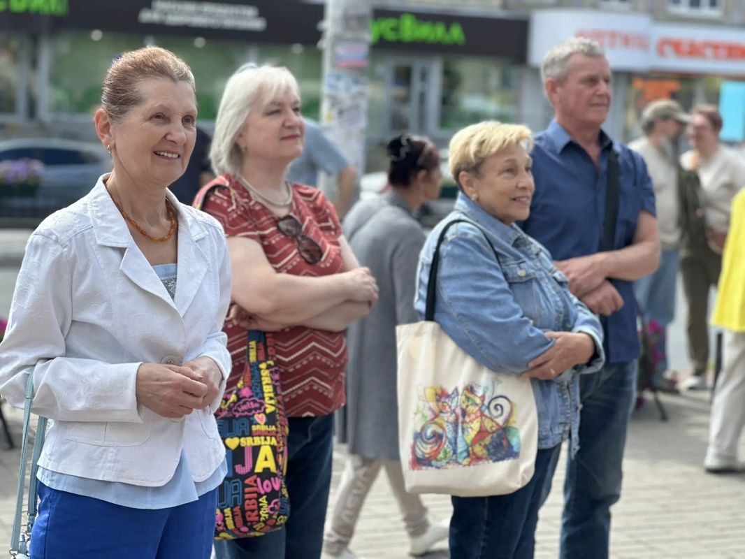 На площадке у дома народного творчества «Центральный» проходит VI Всероссийский фестиваль-конкурс народных ремесел «Хлудневское древо» На площадке у дома народного творчества «Центральный» проходит VI Всероссийский фестиваль-конкурс народных ремесел «Хлудневское древо»