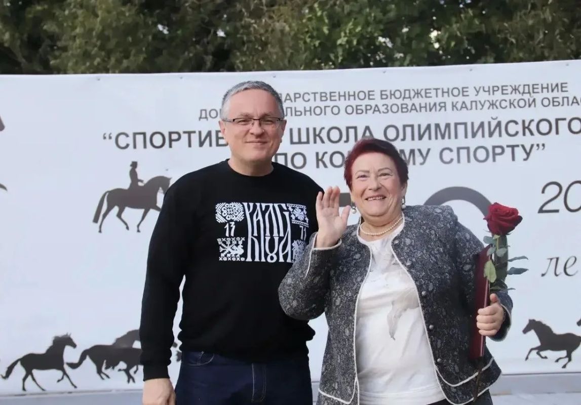 Калужане сразились за кубок главы города по конному спорту Калужане сразились за кубок главы города по конному спорту