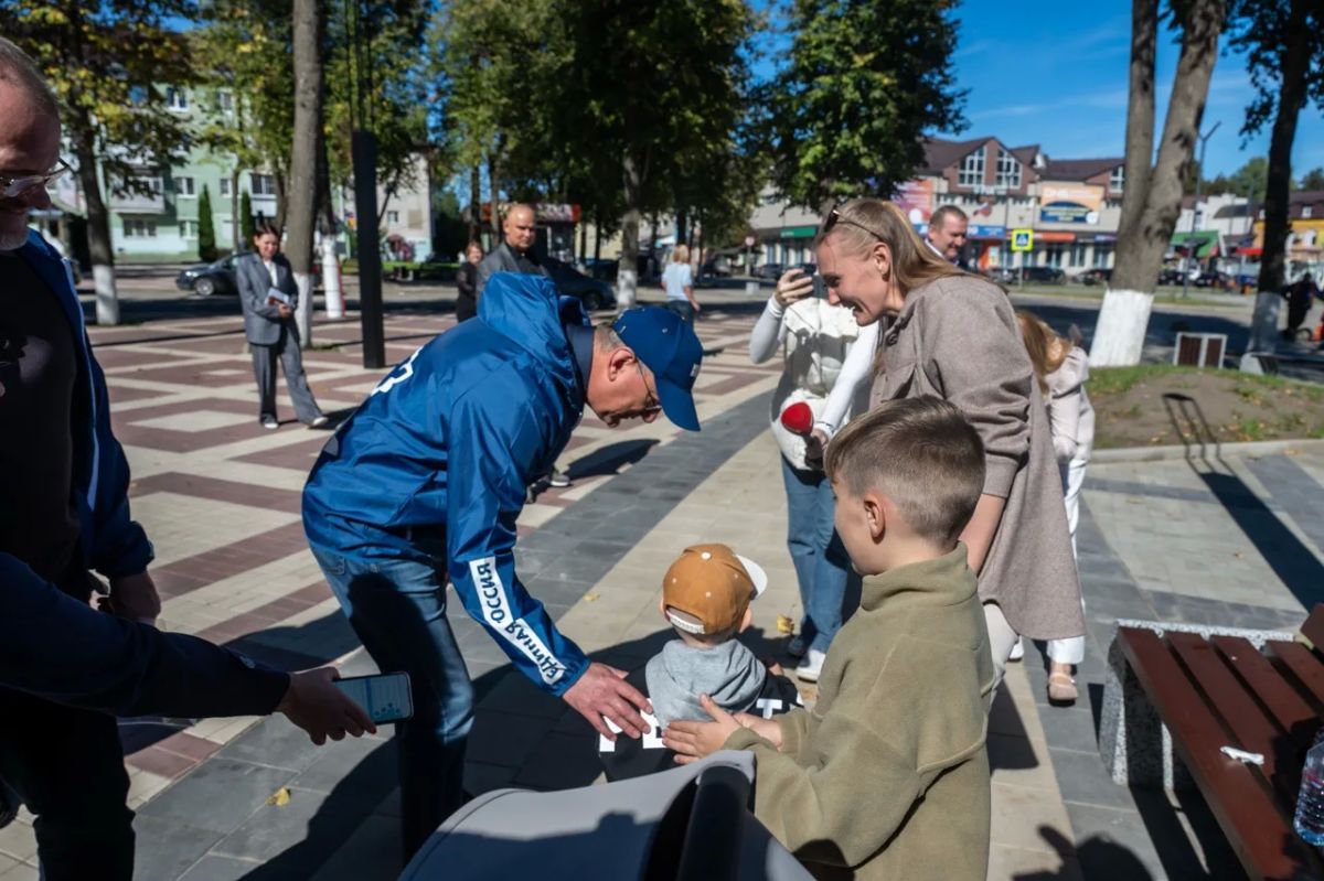 Владислав Шапша: Мамы с колясками, пенсионеры, школьники Владислав Шапша: Мамы с колясками, пенсионеры, школьники