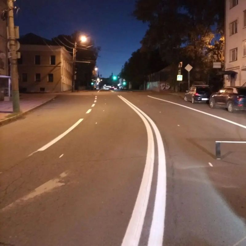 Продолжаем обновлять дорожную разметку на улицах Калуги Продолжаем обновлять дорожную разметку на улицах Калуги