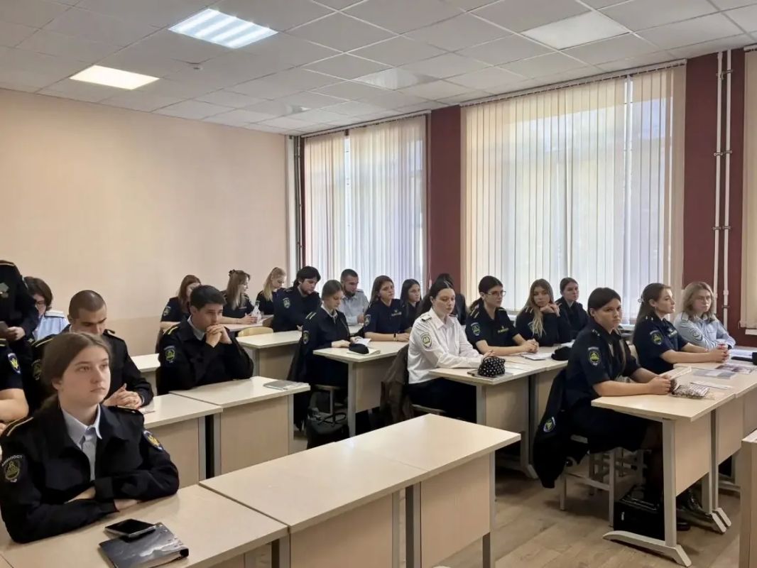 Будущим юристам рассказали о выборах Будущим юристам рассказали о выборах