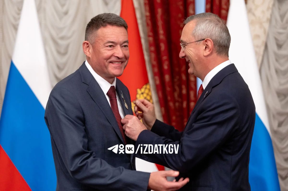 Владислав Шапша вручил государственные и областные награды двадцати жителям региона Владислав Шапша вручил государственные и областные награды двадцати жителям региона
