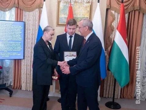 Посмертную награду обнинскому волонтеру передали его семье