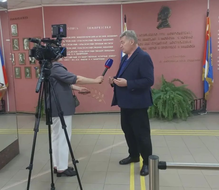 Голосование без барьеров: эксперты оценивают помещения для голосования Голосование без барьеров: эксперты оценивают помещения для голосования