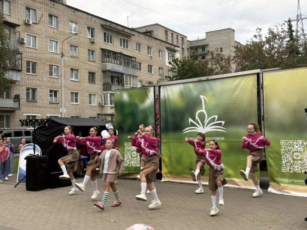 День микрорайона отметили в сквере «Тайфун» День микрорайона отметили в сквере «Тайфун»