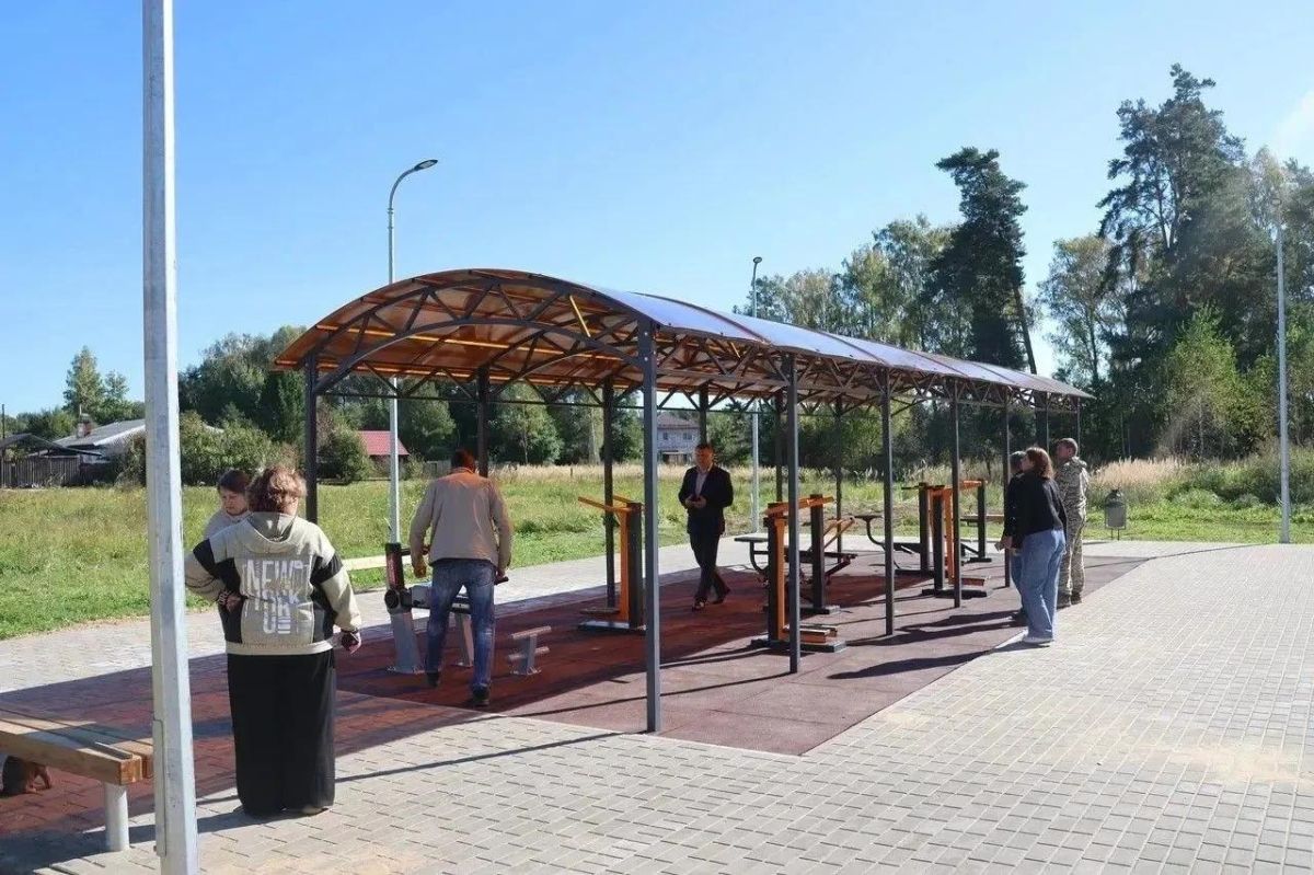 В Юхнове открыли новую спортплощадку
