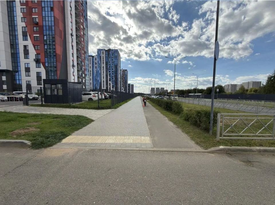 Курьер на электросамокате сбил шестилетнего ребенка