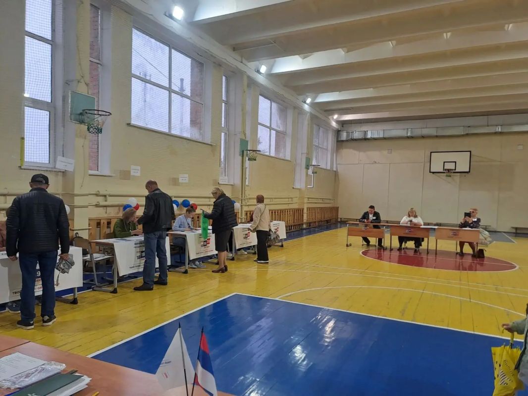 С 8:00 утра в Калуге начали работу избирательные участки С 8:00 утра в Калуге начали работу избирательные участки