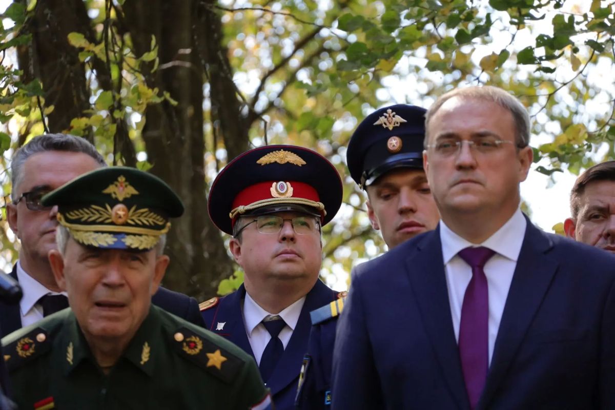 Руководитель следственного управления Марк Сергеевич Харламов почтил память воинов, погибших в годы Великой Отечественной войны Руководитель следственного управления Марк Сергеевич Харламов почтил память воинов, погибших в годы Великой Отечественной войны