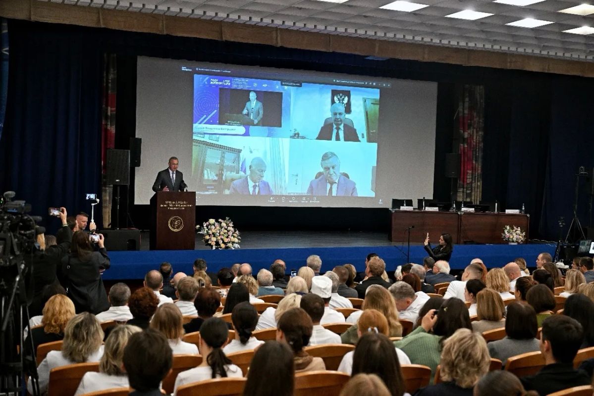 Владислав Шапша: «Где трудно дышится, где горе слышится, будь первый там!» Владислав Шапша: «Где трудно дышится, где горе слышится, будь первый там!»