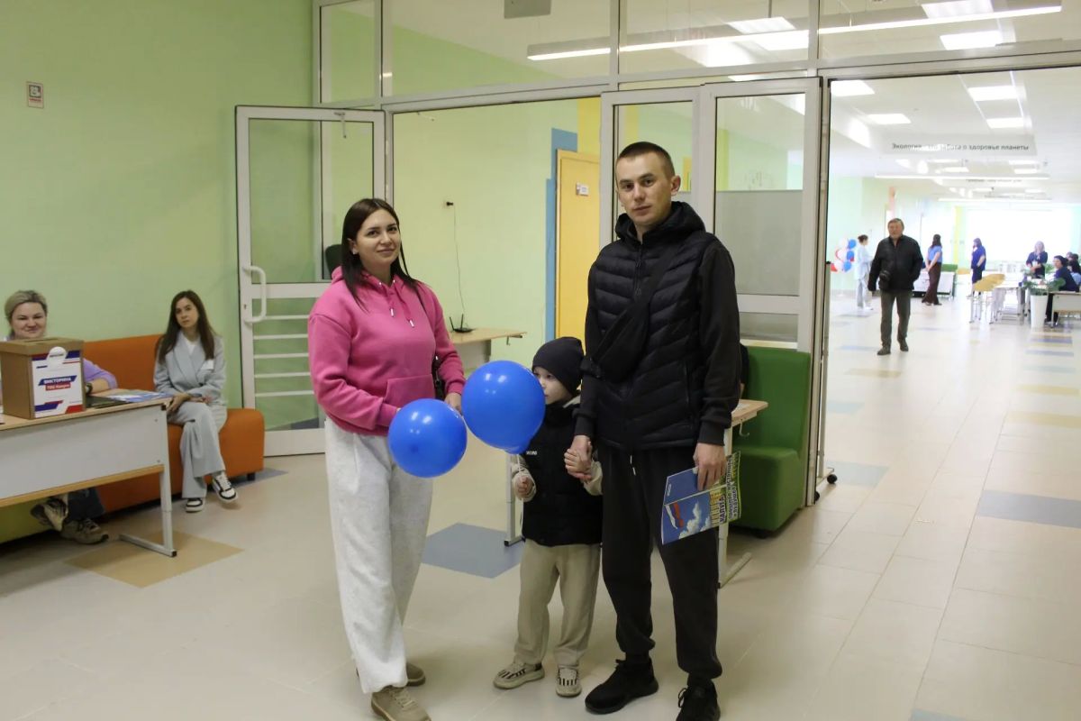 Калужане во второй день голосования на выборах в Госдуму идут на избирательные участки Калужане во второй день голосования на выборах в Госдуму идут на избирательные участки